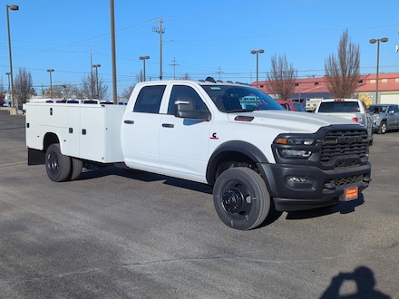 2026 Ram 5500 Chassis Cab TRADESMAN  CREW  4X4 84' CA Pickup