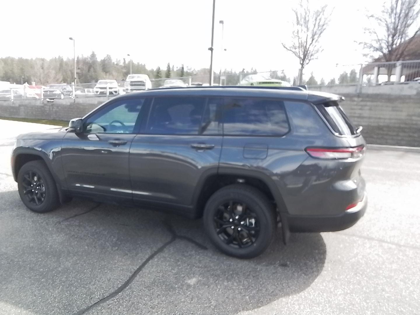 2025 Jeep Grand Cherokee Altitude X photo 4