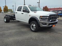 2026 Ram 5500 Chassis Cab TRADESMAN  CREW  4X4 84' CA Pickup