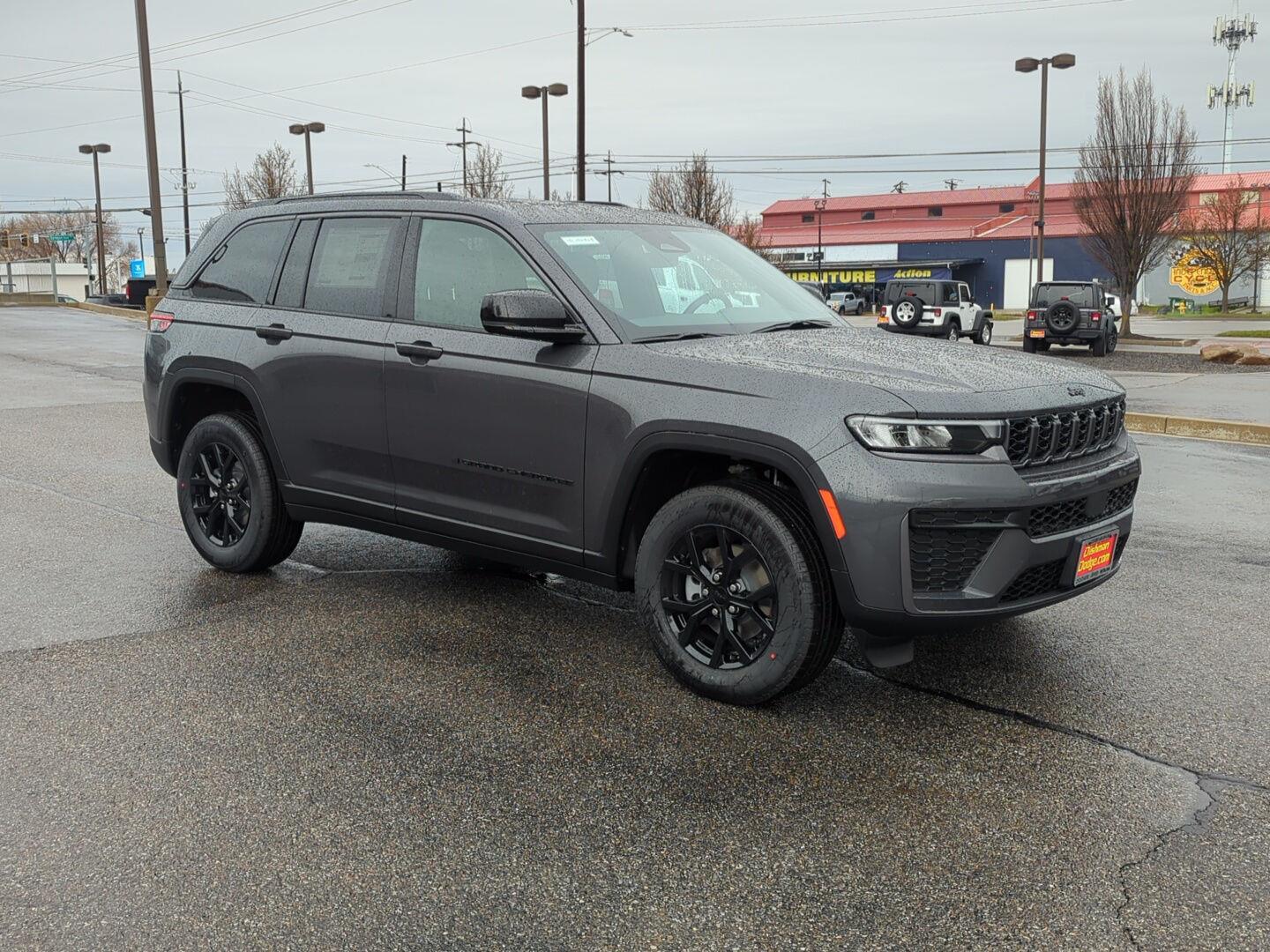 2026 Jeep Grand Cherokee Laredo Altitude 4x4's photo