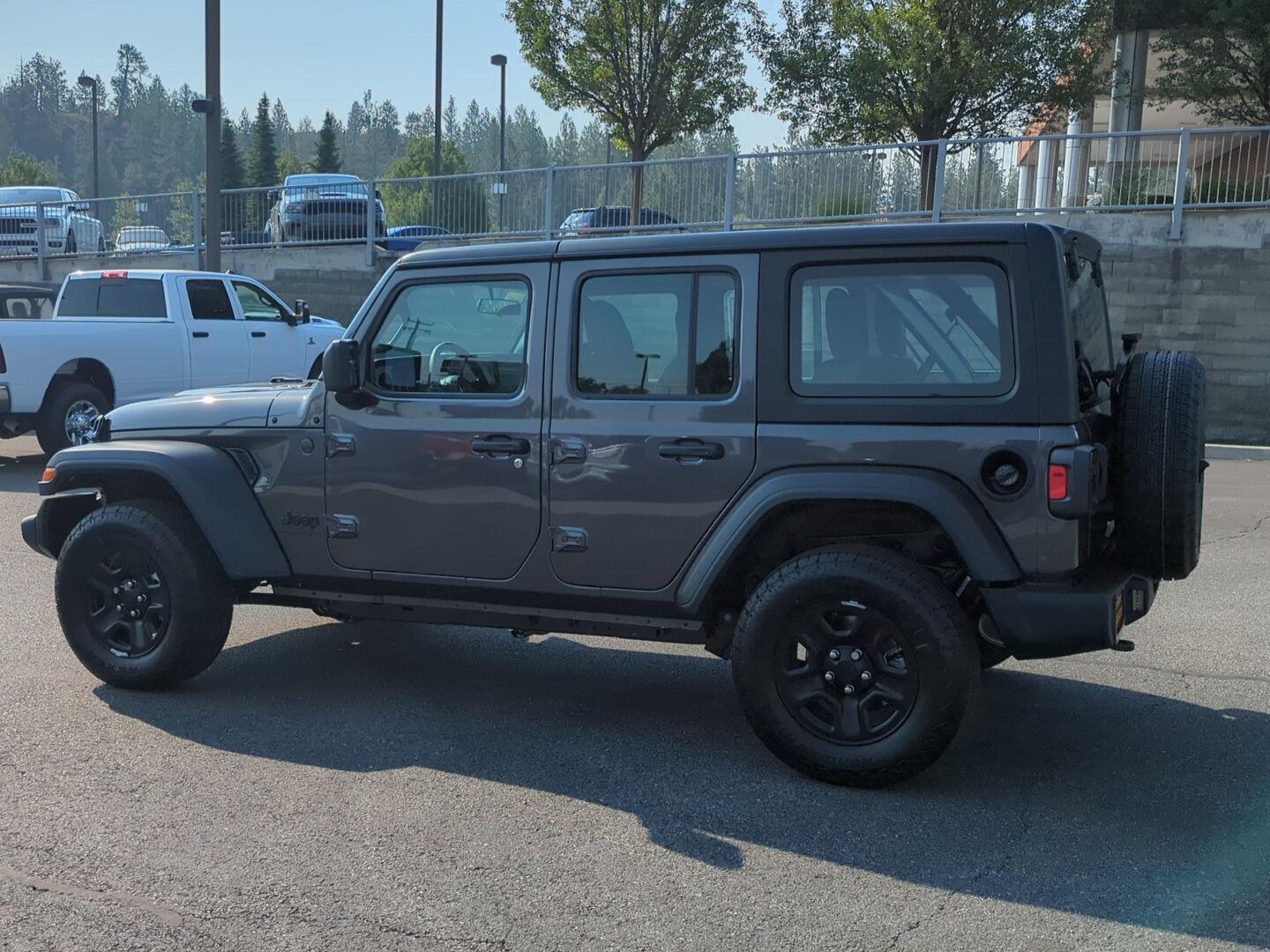 2025 Jeep Wrangler Sport photo 4