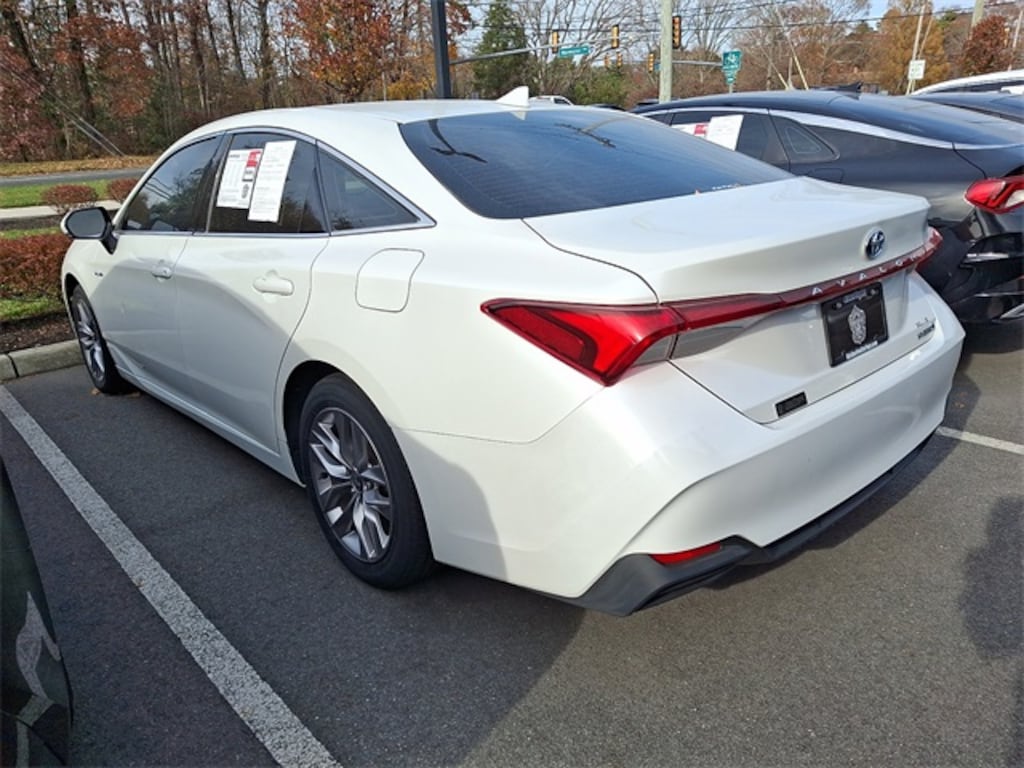 Used 2021 Toyota Avalon Hybrid XLE Plus Sedan
