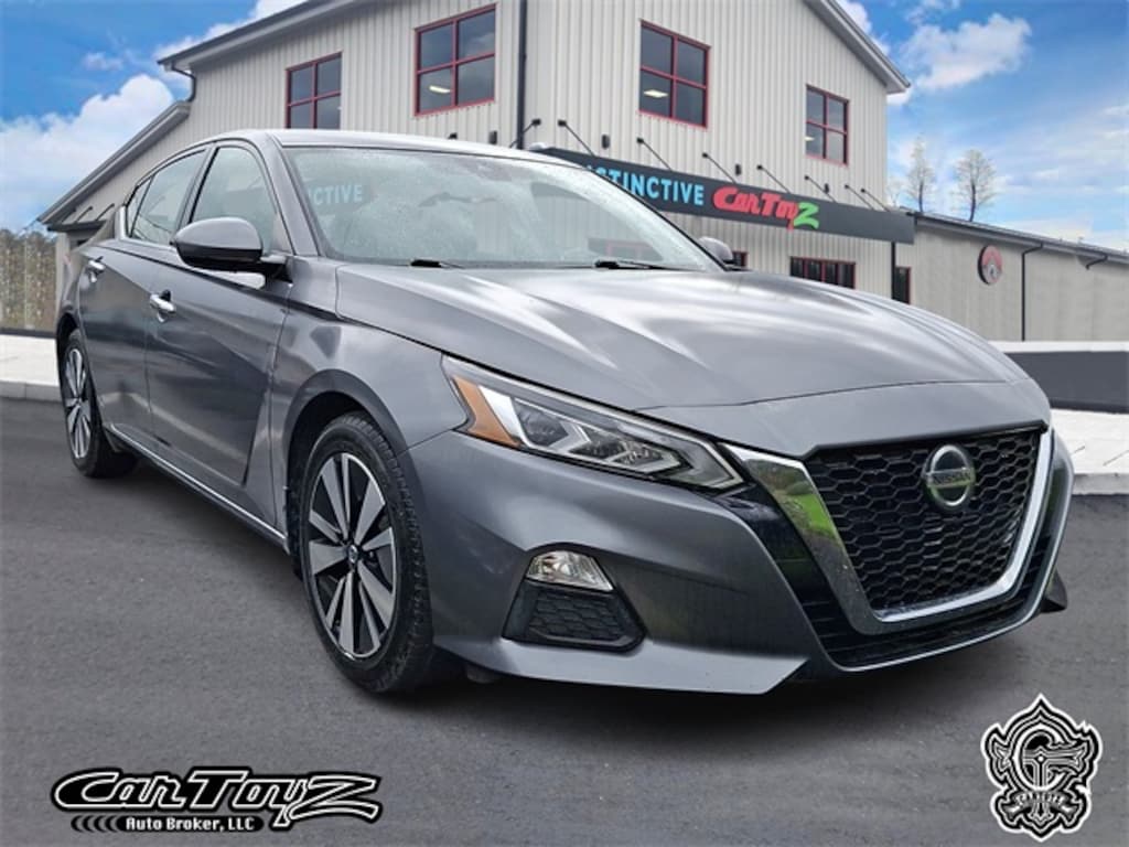 Used 2021 Nissan Altima 2.5 SV Sedan