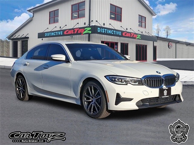 2019 BMW 3 Series 330i's photo