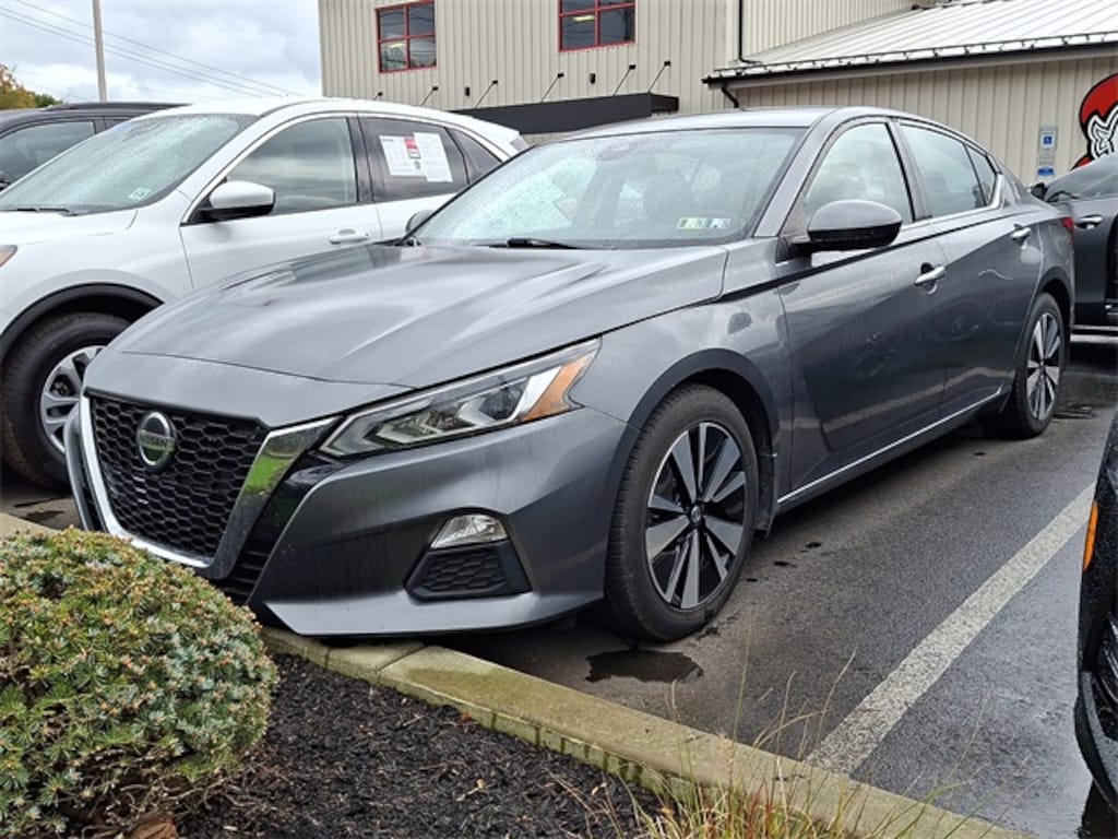 Used 2021 Nissan Altima 2.5 SV Sedan