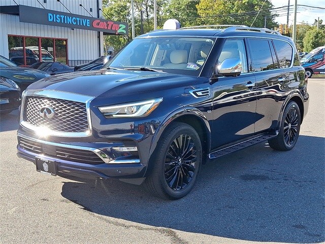 2019 Infiniti QX80 Luxe photo 3