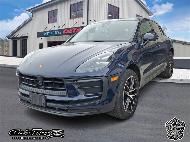 2023 Porsche Macan T's photo