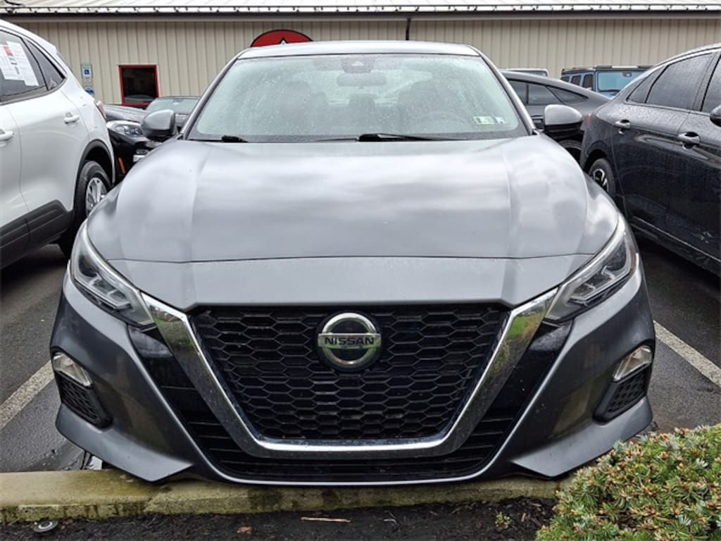 Used 2021 Nissan Altima 2.5 SV Sedan