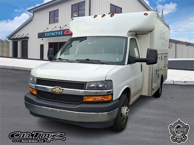 2021 Chevrolet Express Cutaway Base's photo