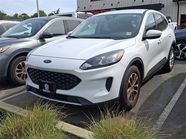 2021 Ford Escape SE photo 3