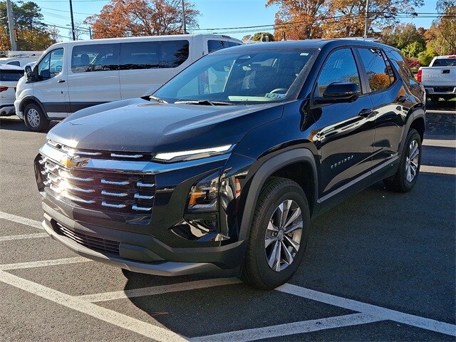 2025 Chevrolet Equinox LT photo 3