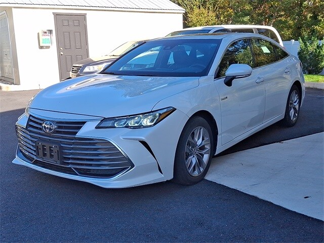 2021 Toyota Avalon Hybrid XLE Plus photo 3