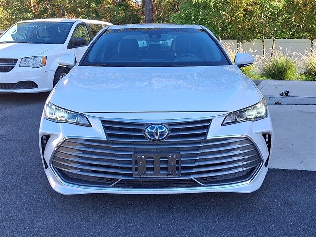 2021 Toyota Avalon Hybrid XLE Plus photo 2
