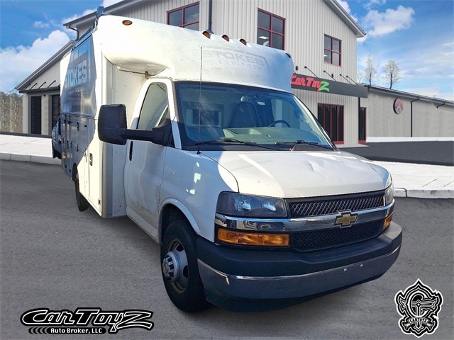 2021 Chevrolet Express Cutaway Base's photo