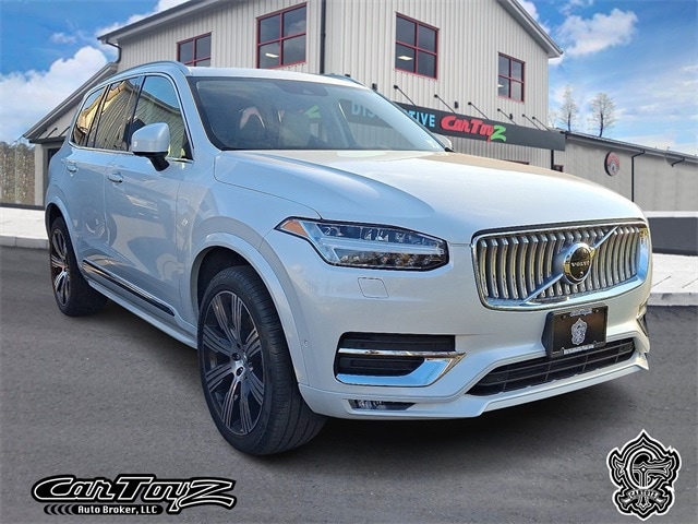 2022 Volvo XC90 Inscription's photo
