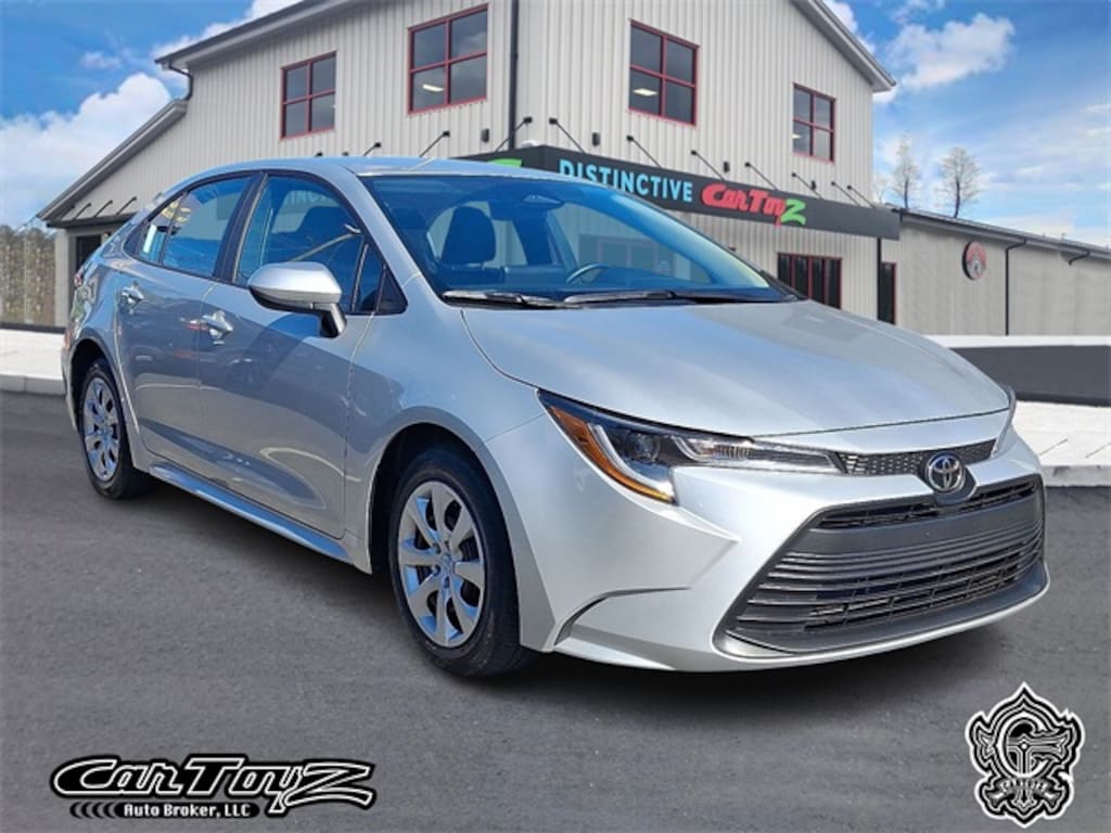 Used 2025 Toyota Corolla LE Sedan