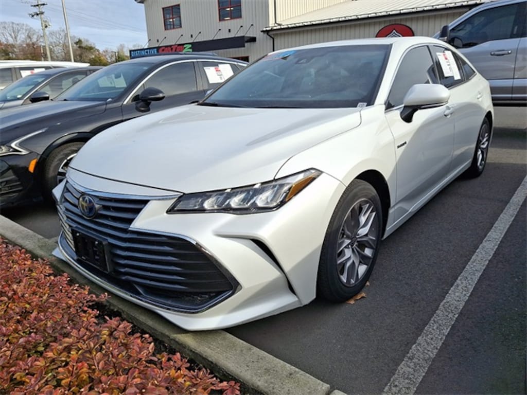 Used 2021 Toyota Avalon Hybrid XLE Plus Sedan