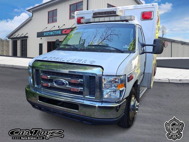 2011 Ford E-Series's photo
