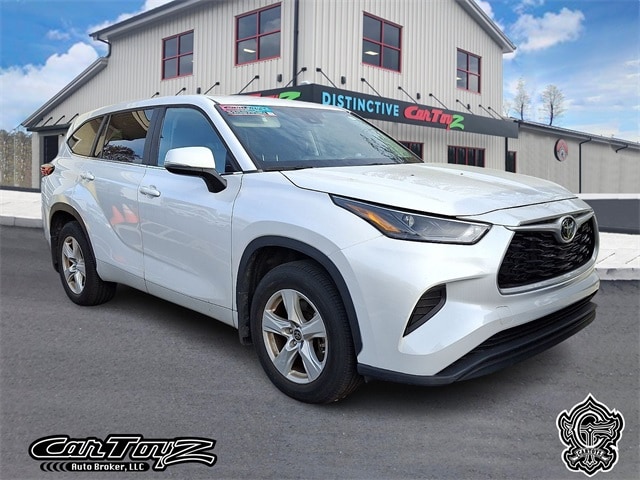 2023 Toyota Highlander L's photo