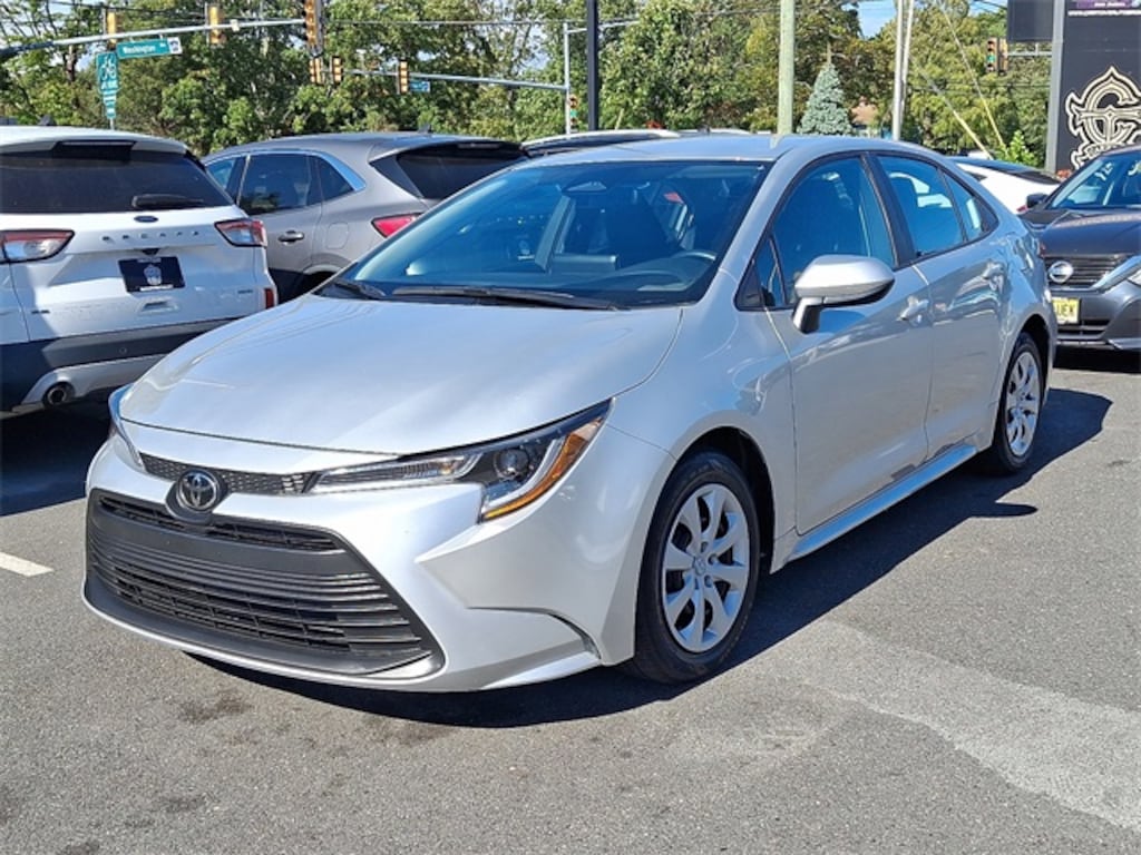 Used 2025 Toyota Corolla LE Sedan