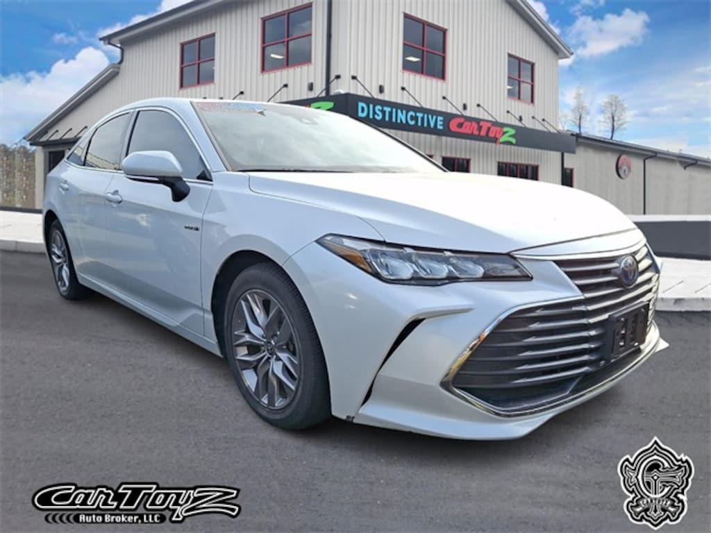 Used 2021 Toyota Avalon Hybrid XLE Plus Sedan