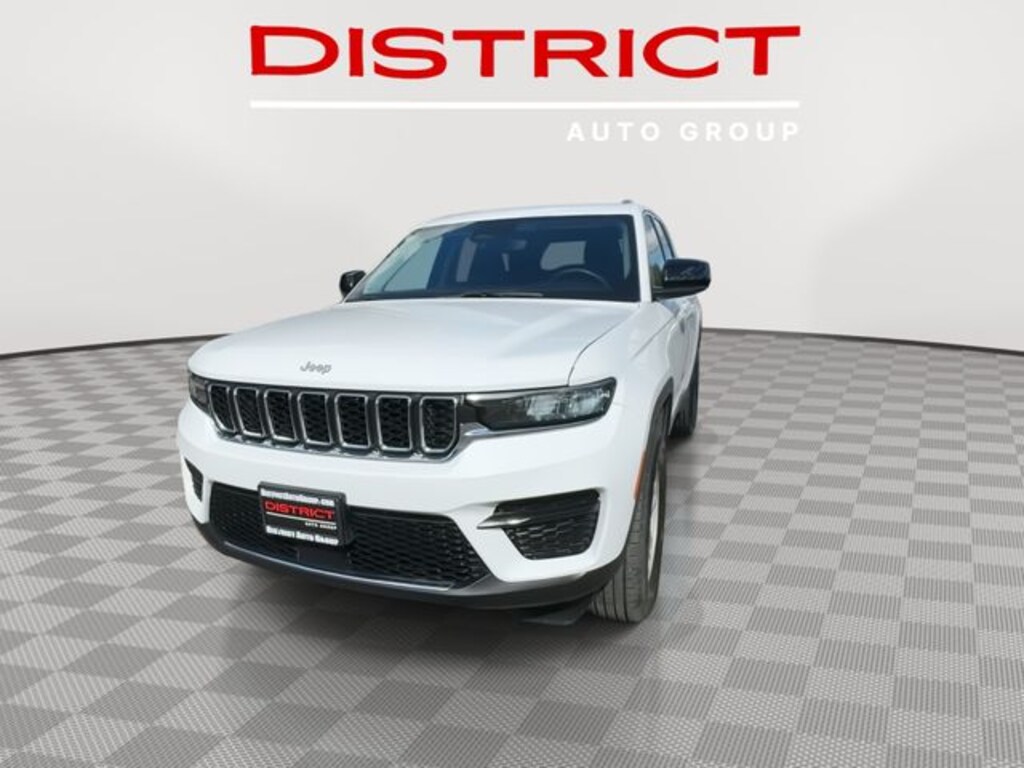 Used 2024 Jeep Grand Cherokee Laredo SUV