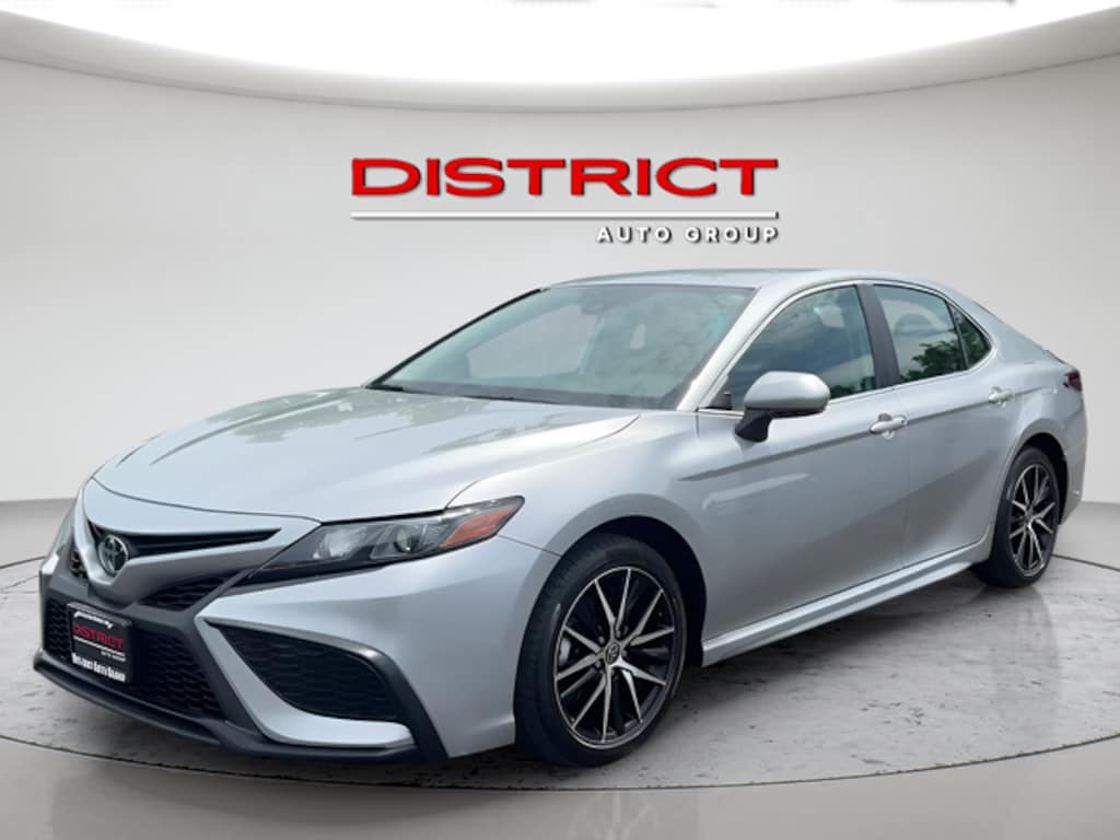 Used 2024 Toyota Camry SE Sedan