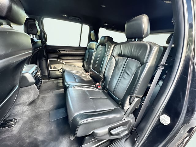 2023 Jeep Wagoneer Series III - Photo 24