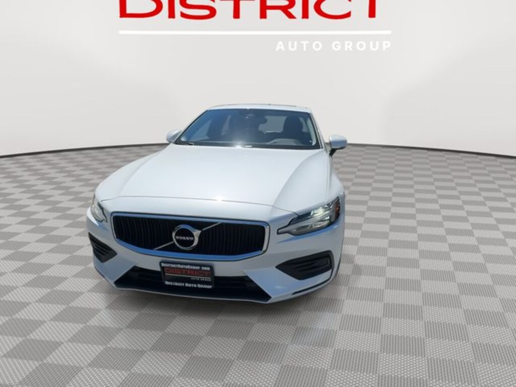 Used 2020 Volvo S60 T5 Momentum Sedan