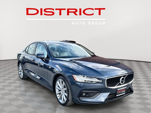 2021 Volvo S60 T5 Momentum's photo