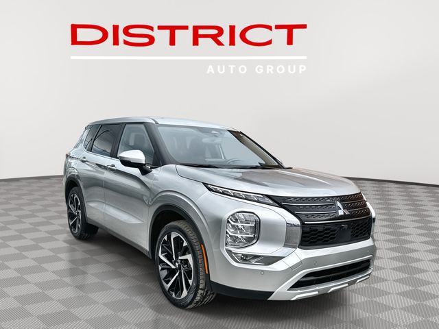 2024 Mitsubishi Outlander SE 2WD's photo