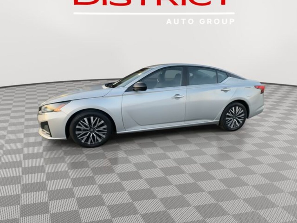 Used 2024 Nissan Altima 2.5 SV Sedan