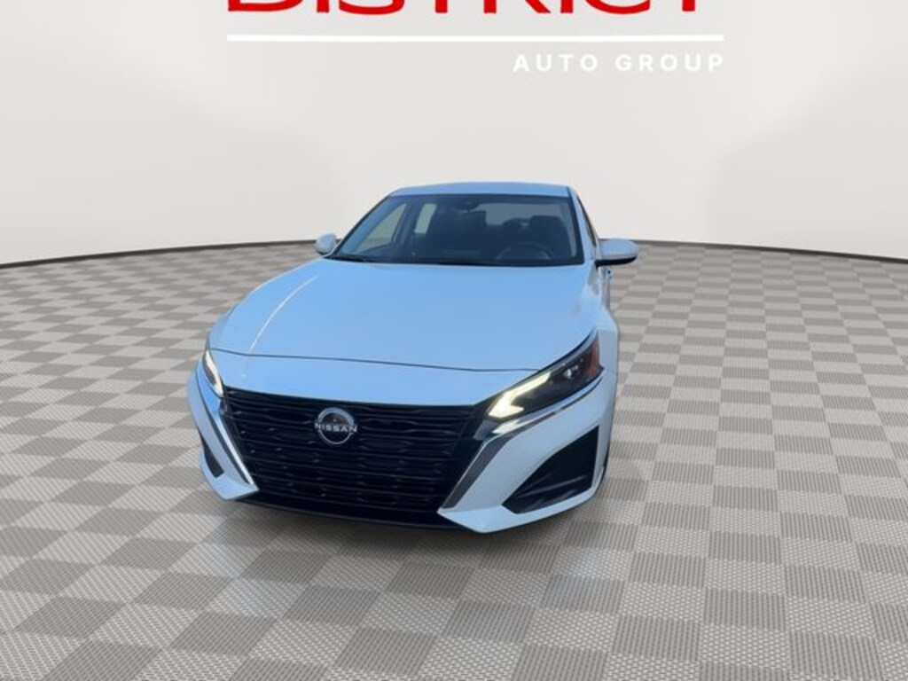 Used 2023 Nissan Altima 2.5 SV Sedan