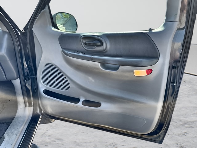 2001 Ford F-150 Lariat - Photo 23