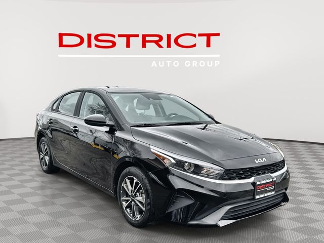 2024 Kia Forte LXS's photo