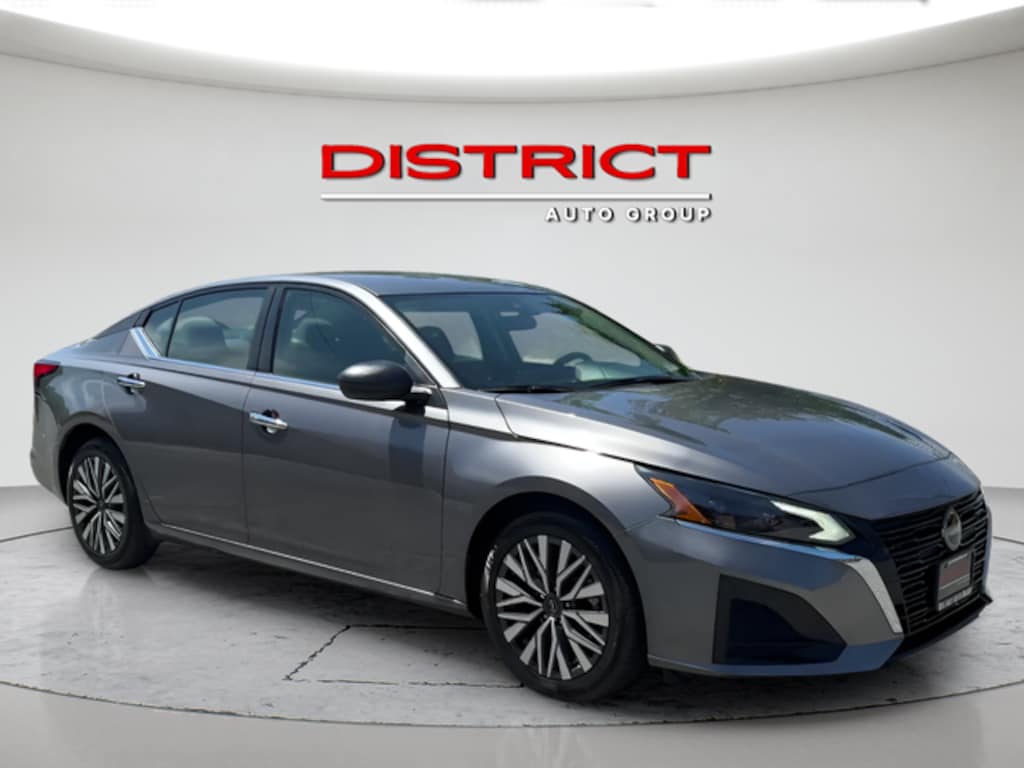 Used 2024 Nissan Altima 2.5 SV Sedan