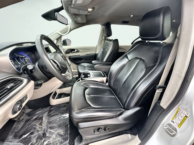 2023 Chrysler Pacifica Touring L - Photo 13