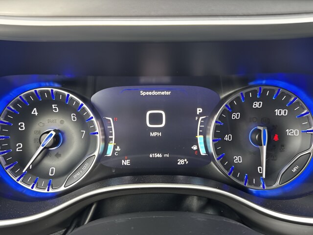 2023 Chrysler Pacifica Touring L - Photo 10