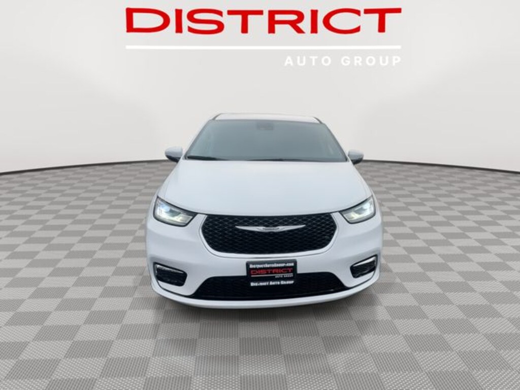 Used 2023 Chrysler Pacifica Touring L Van Passenger Van