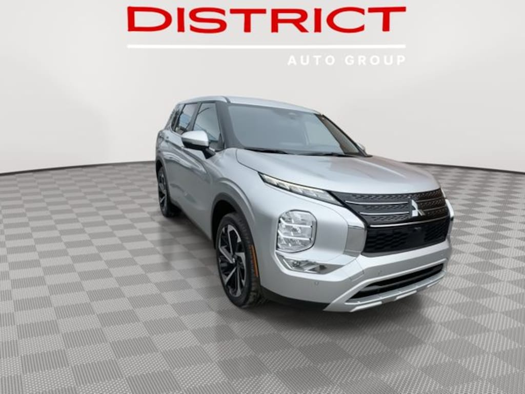 Used 2024 Mitsubishi Outlander SE SUV