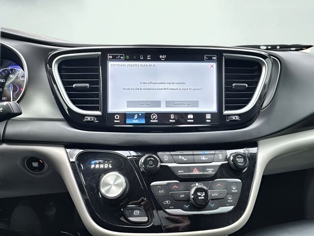 2023 Chrysler Pacifica Touring L - Photo 12