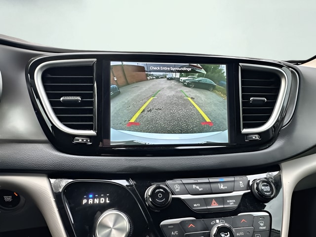 2023 Chrysler Pacifica Touring L - Photo 21