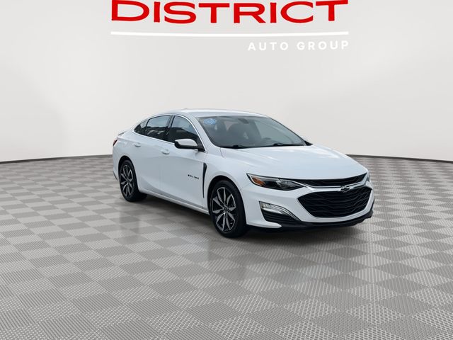 2022 Chevrolet Malibu RS photo 2