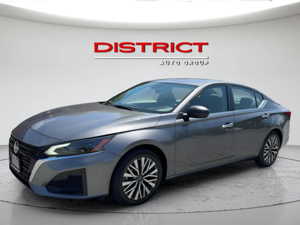 Used 2024 Nissan Altima 2.5 SV Sedan