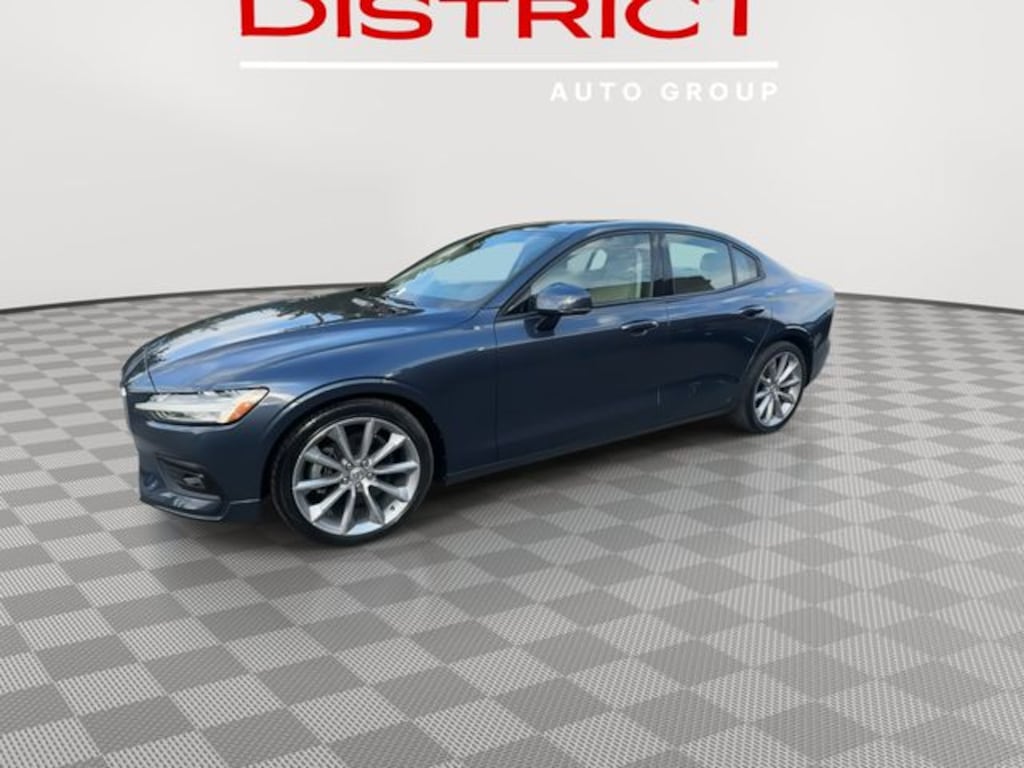 Used 2021 Volvo S60 T5 Momentum Sedan