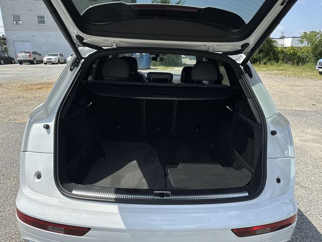 2022 Audi SQ5 Premium - Photo 19