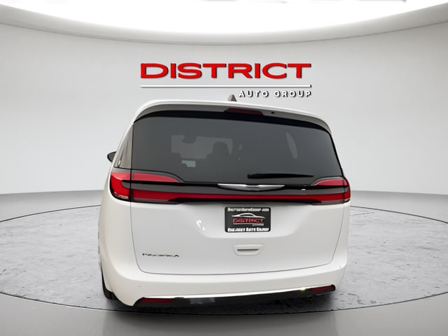 2023 Chrysler Pacifica Touring L - Photo 7