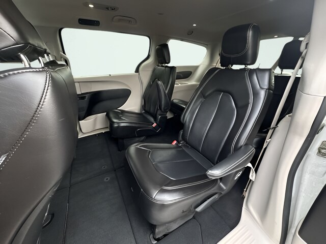 2023 Chrysler Pacifica Touring L - Photo 22