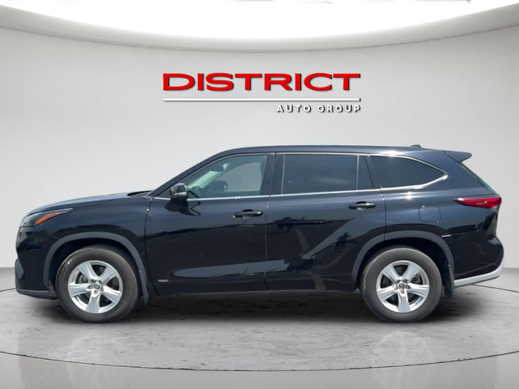 Used 2022 Toyota Highlander Hybrid LE SUV