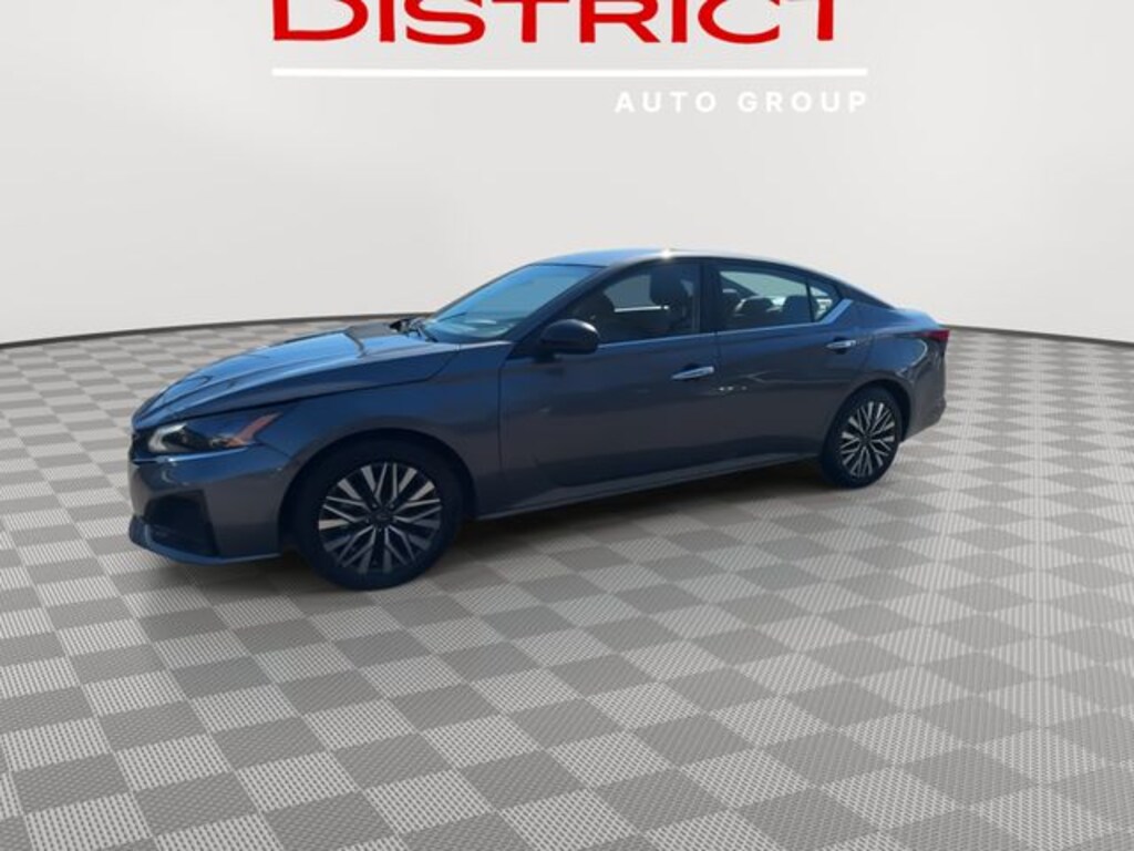 Used 2025 Nissan Altima SV Sedan